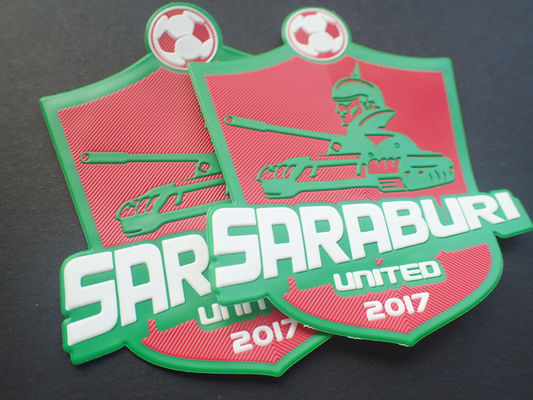 Logo Olahraga Sepak Bola 3D TPU Timbul Patch Untuk Pakaian Luar Ruangan
