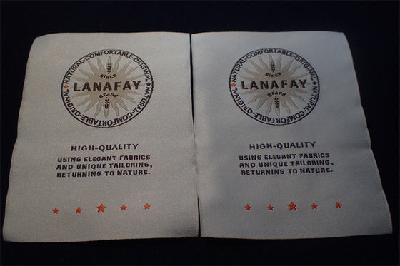 Ramah Lingkungan Menyesuaikan Label Pakaian Tenun Potongan Dingin / Potongan Panas
