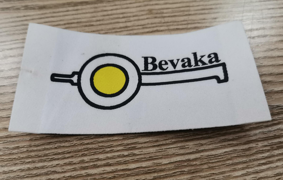 T Shirt Label Pakaian Tenun yang Dapat Dicuci Pemangkasan Selvage Untuk Pakaian