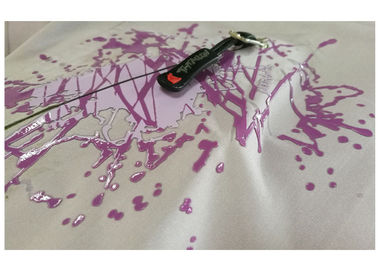 Custom Made Rubber Heat Transfer Clothing Label Fungsi Anti - Slip