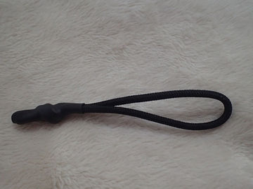Penarik Zipper Hitam Dengan Kabel Nylon Dengan Karet Akhir Untuk Garment, Tas