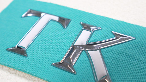 3D Metal Patch Logo Embossed Frekuensi Tinggi TPU Heat Transfer Label untuk Pakaian Grosir Harga Pabrik