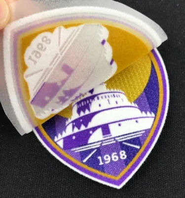 Label Transfer Panas 3D Flock Logo Klub Sepak Bola Kustom Cetak Personal