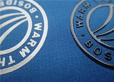 Sablon Silikon Label Pakaian Transfer Panas Dengan Logo Merek Shiny Color Surface